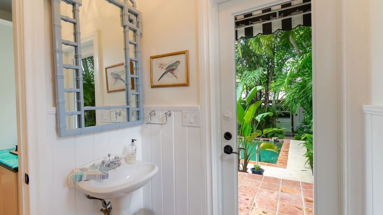 Photo of Bathroom in Sunshine Park