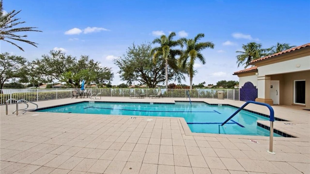 Photo of Outdoor in Village Walk