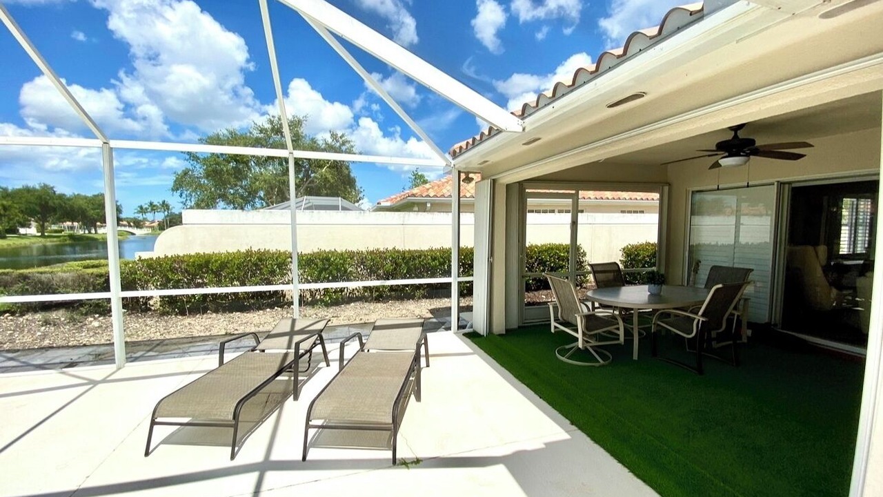 Photo of Outdoor in Village Walk