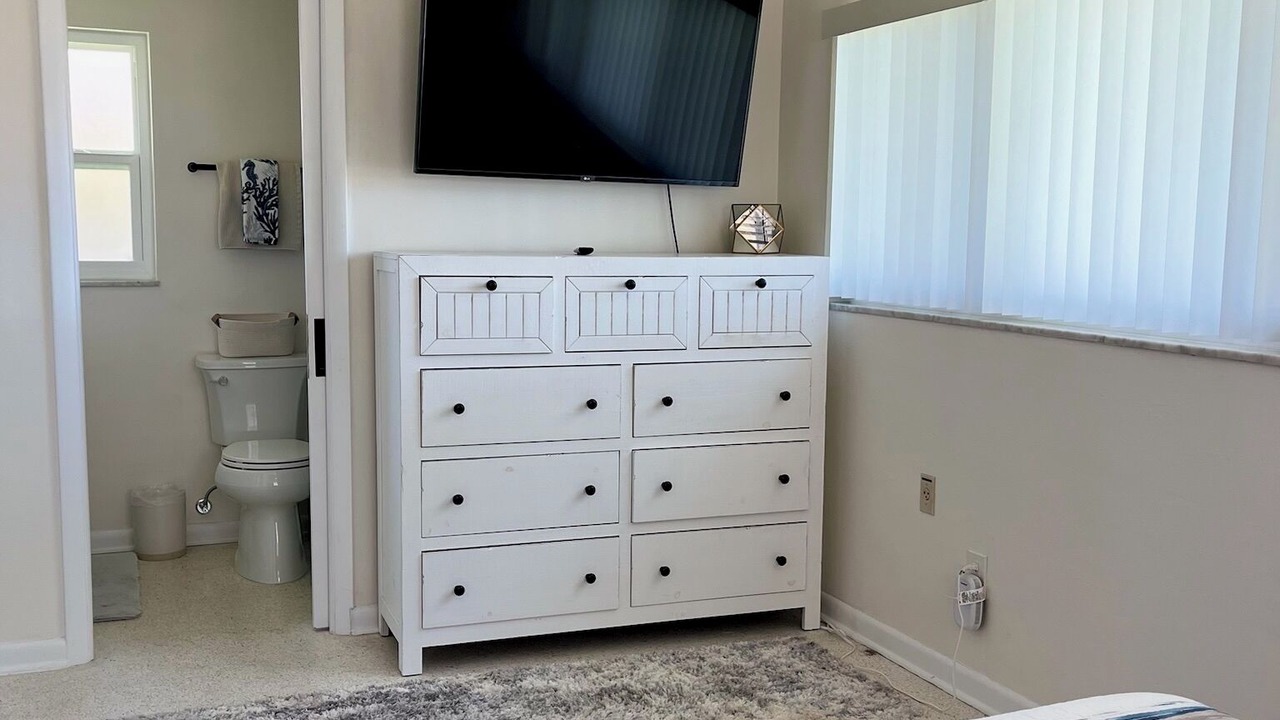 Photo of Bedroom in Yacht Club