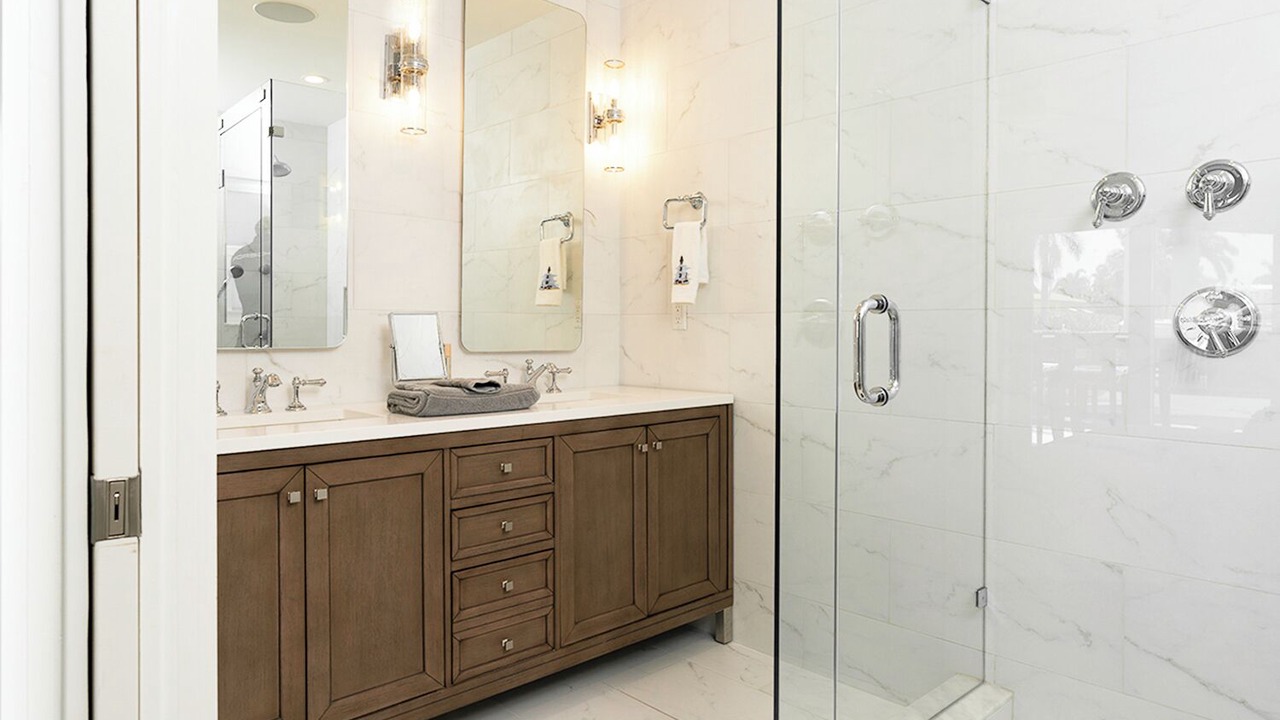 Photo of Bathroom in Royal Harbor