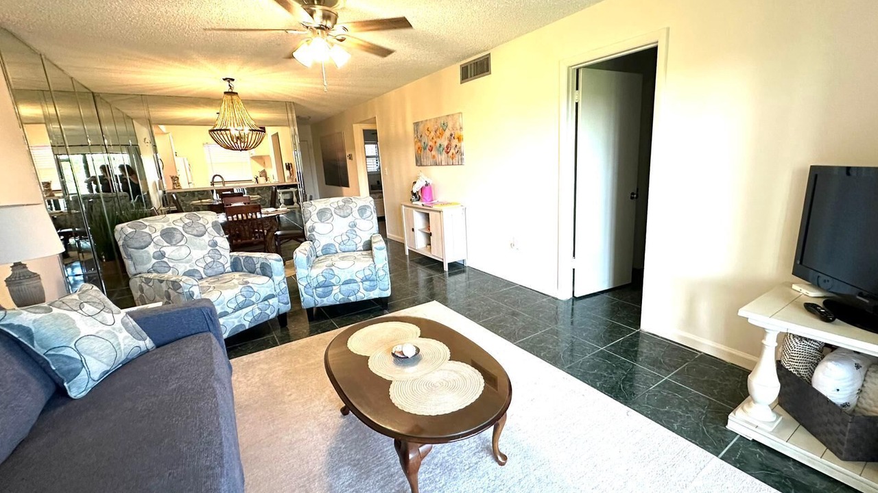 Photo of Livingroom in Hutchinson Island South