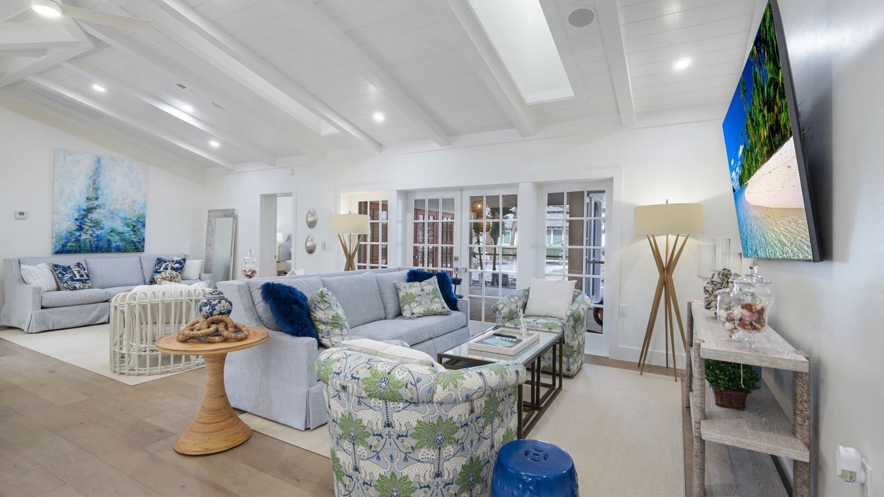 Photo of Livingroom in Old Naples