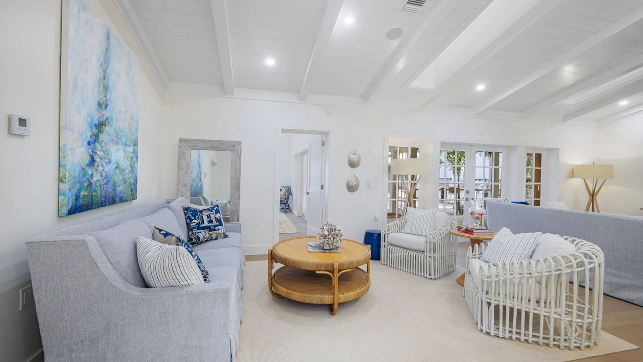 Photo of Livingroom in Old Naples