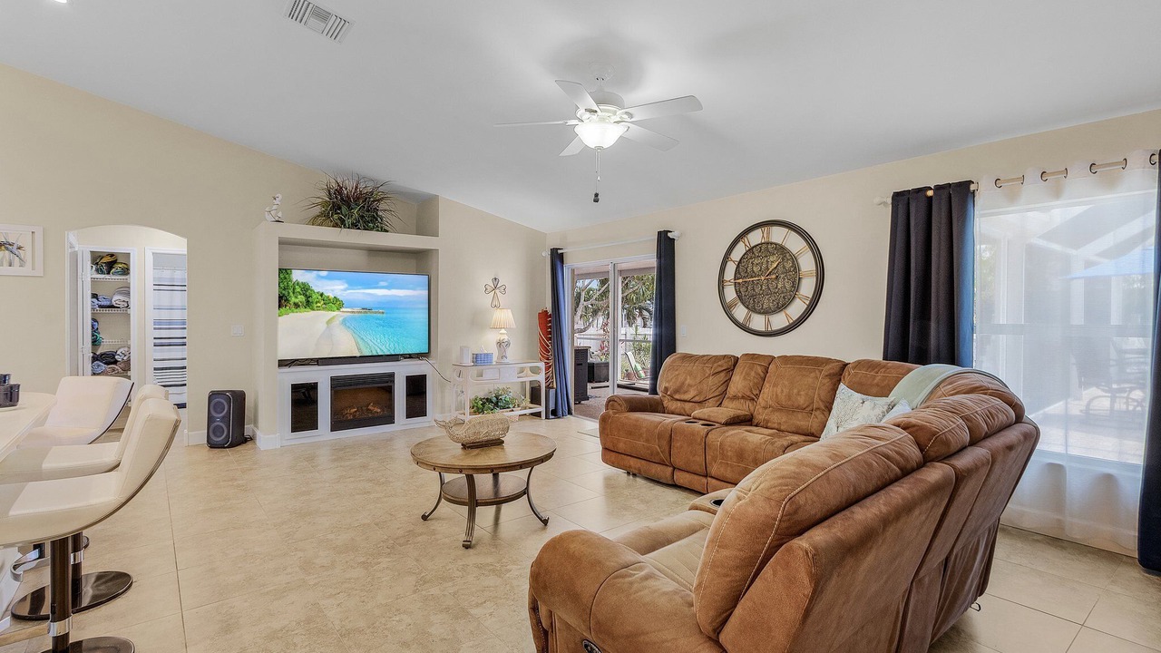 Photo of Livingroom in Diplomat