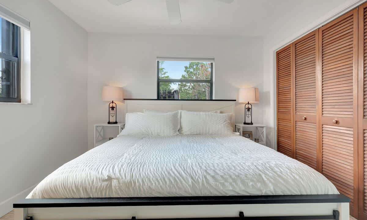 Photo of Bedroom in Lake Worth
