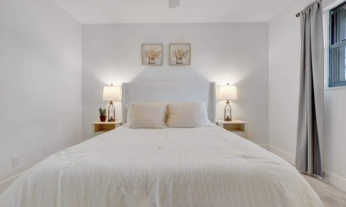 Photo of Bedroom in Lake Worth