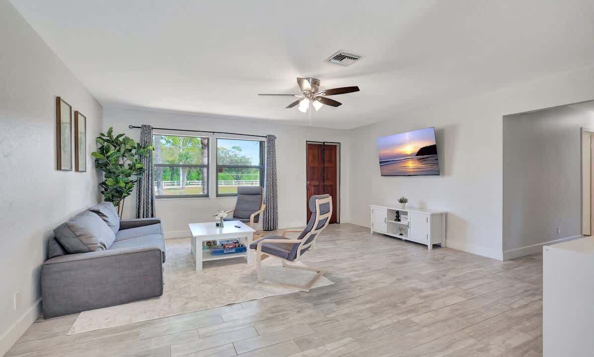 Photo of Livingroom in Lake Worth