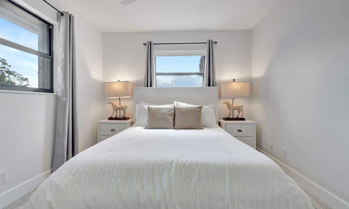 Photo of Bedroom in Lake Worth