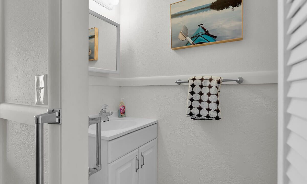 Photo of Bathroom in Marathon