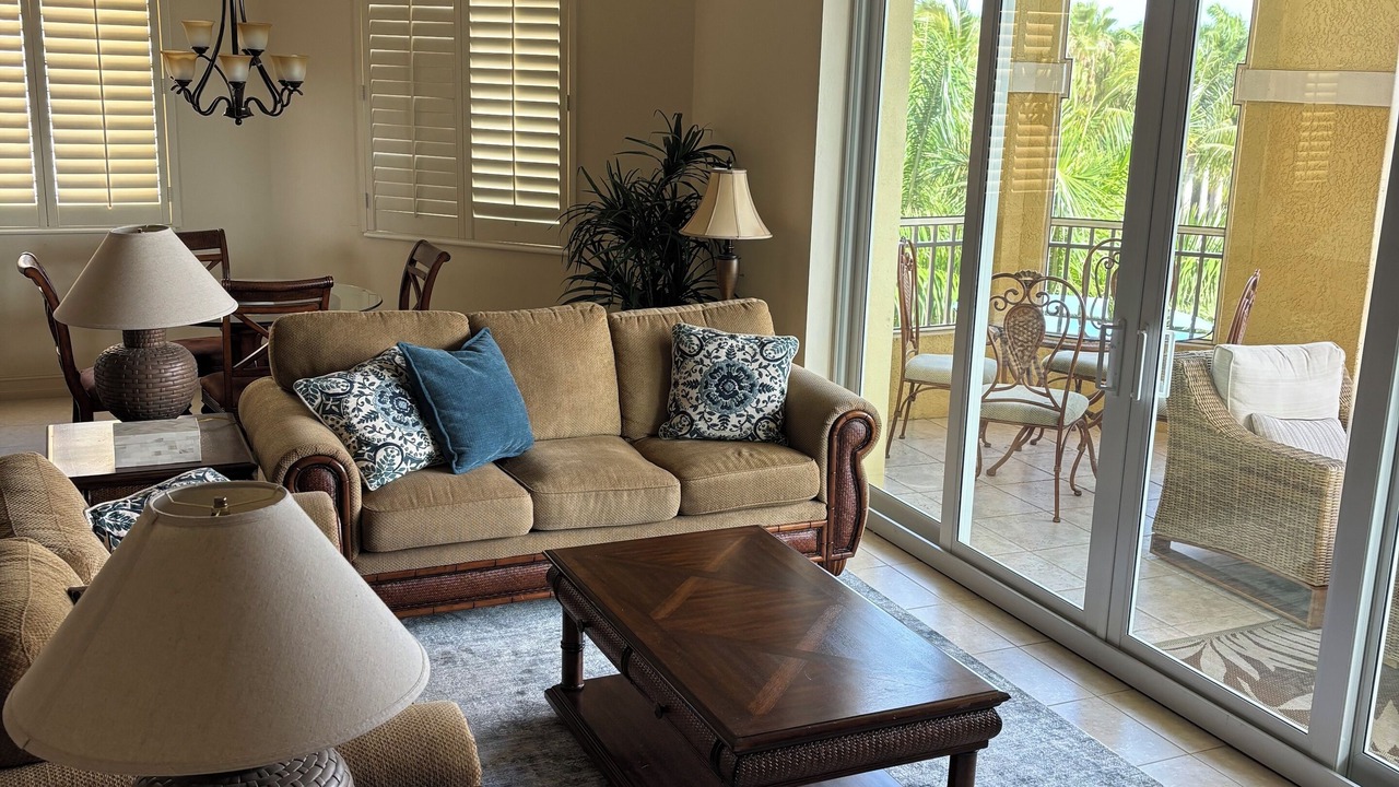 Photo of Livingroom in North Naples
