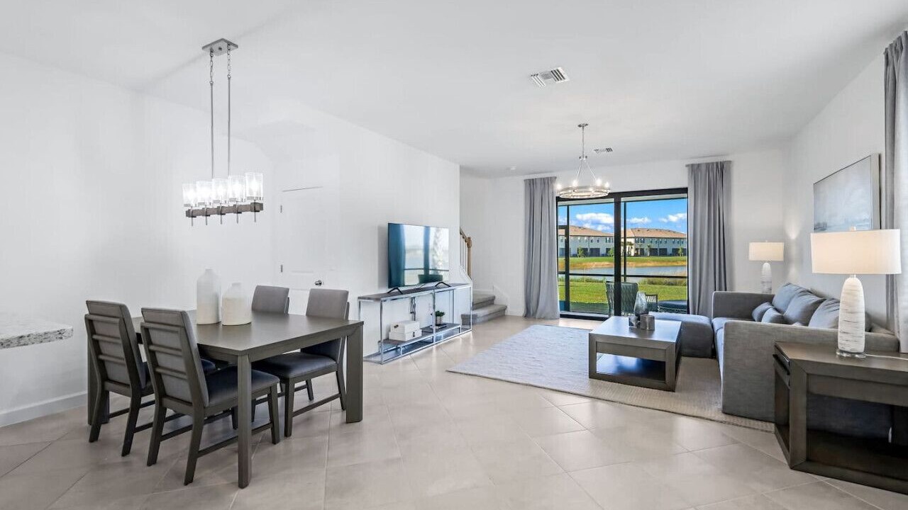 Photo of Livingroom in Gateway