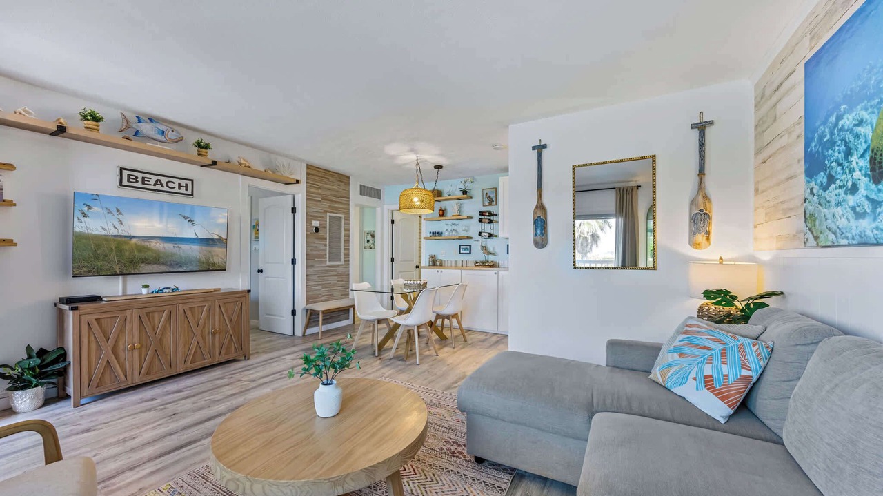 Photo of Livingroom in Crescent Beach