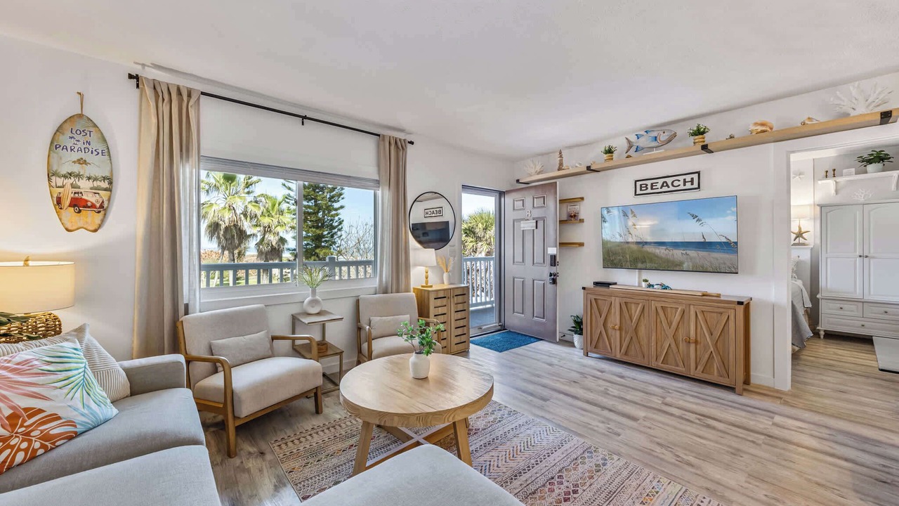 Photo of Livingroom in Crescent Beach