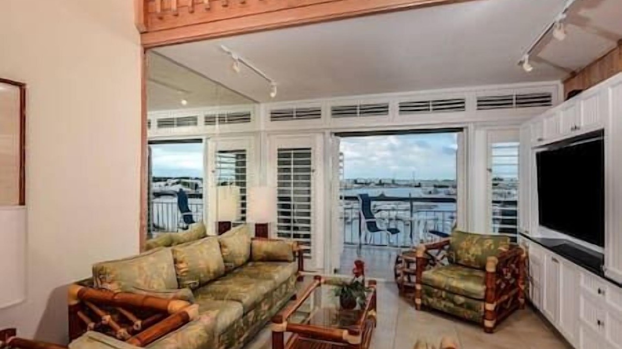 Photo of Livingroom in Historic Seaport