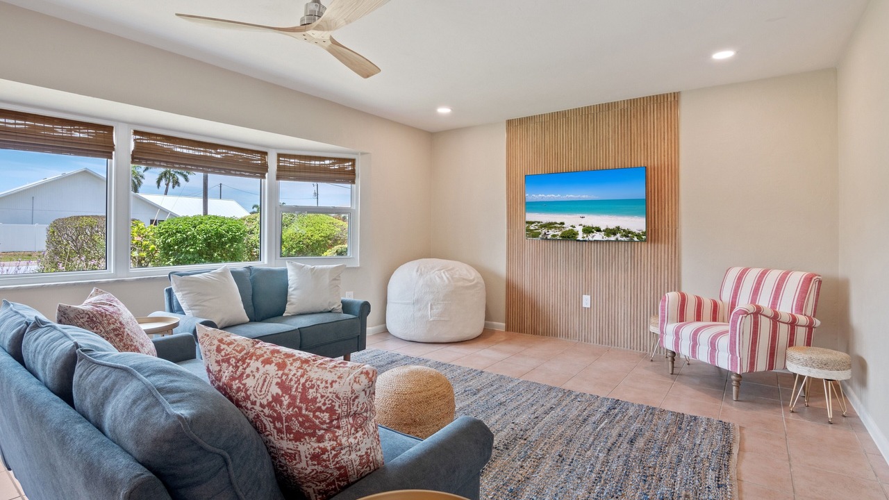 Photo of Livingroom in Caloosahatchee
