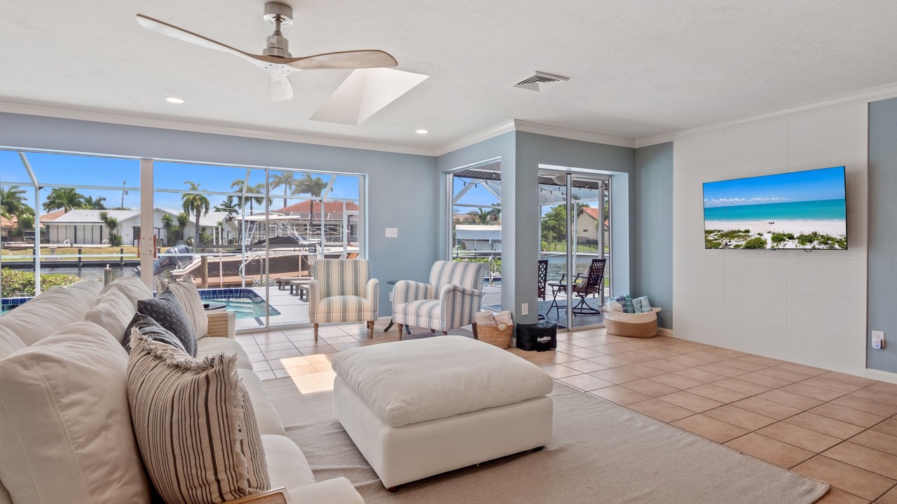 Photo of Livingroom in Caloosahatchee