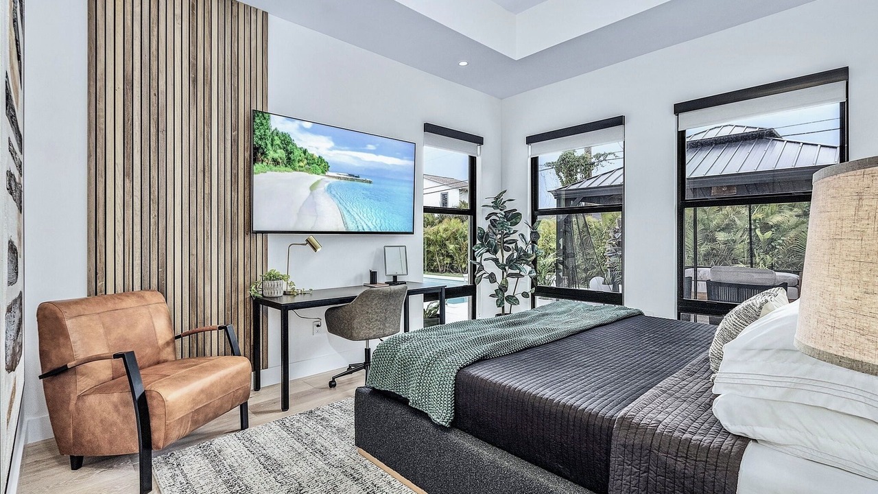 Photo of Bedroom in Naples Park