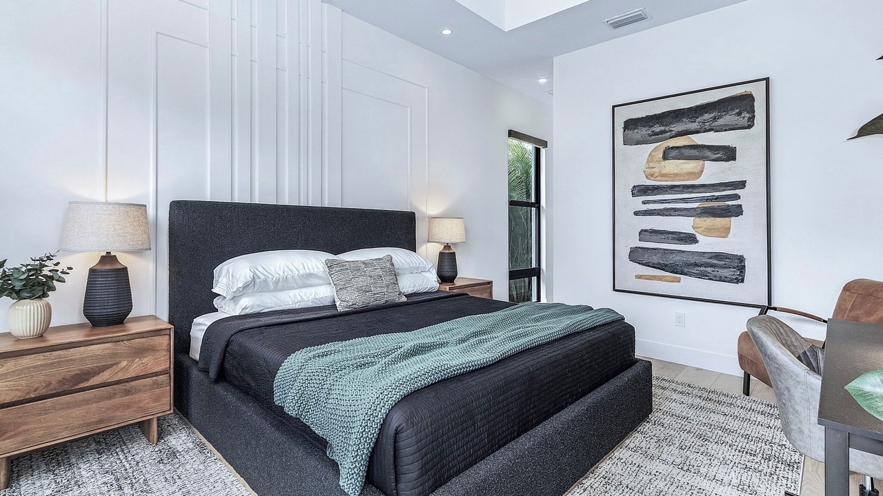 Photo of Bedroom in Naples Park