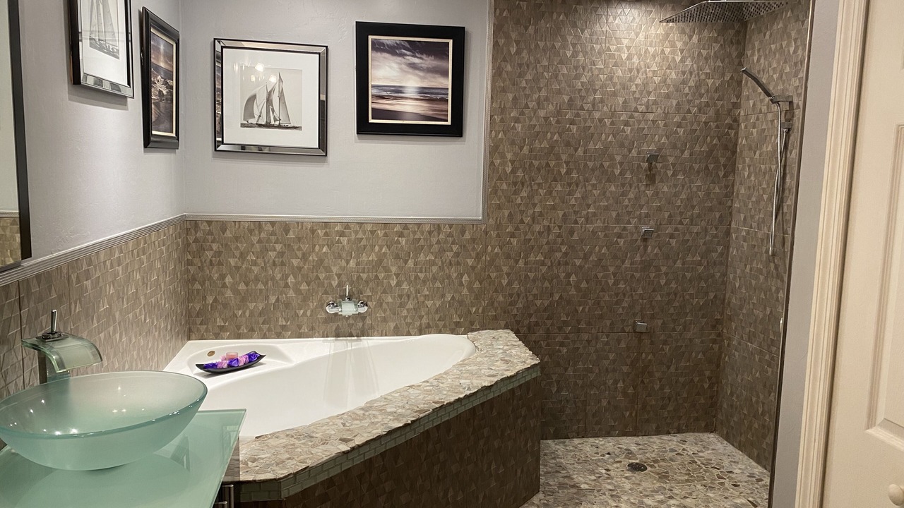 Photo of Bathroom in Mariner