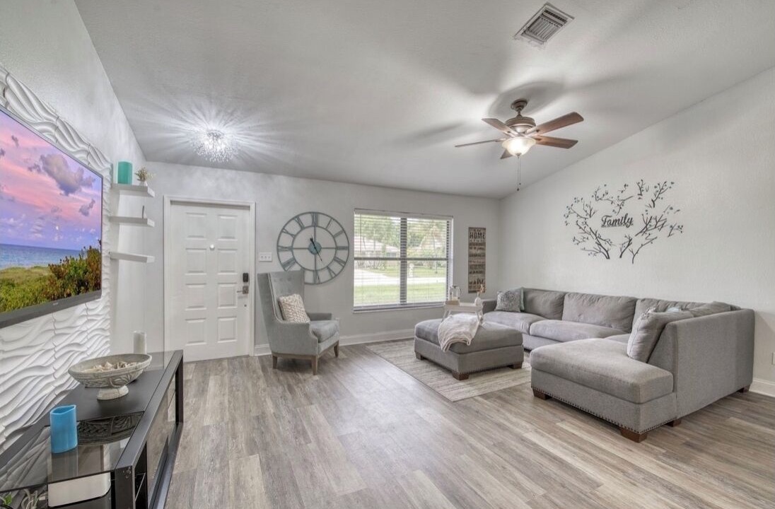 Photo of Livingroom in Royal Palm Beach