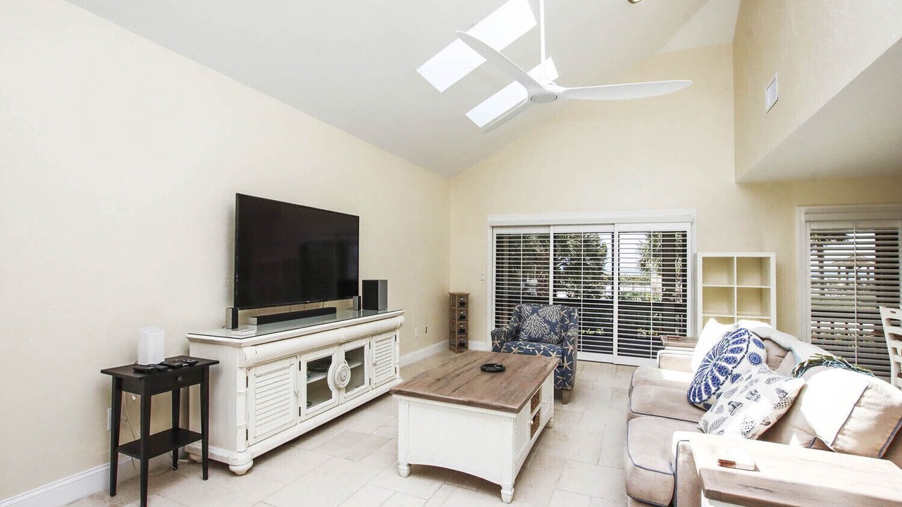 Photo of Livingroom in Captiva