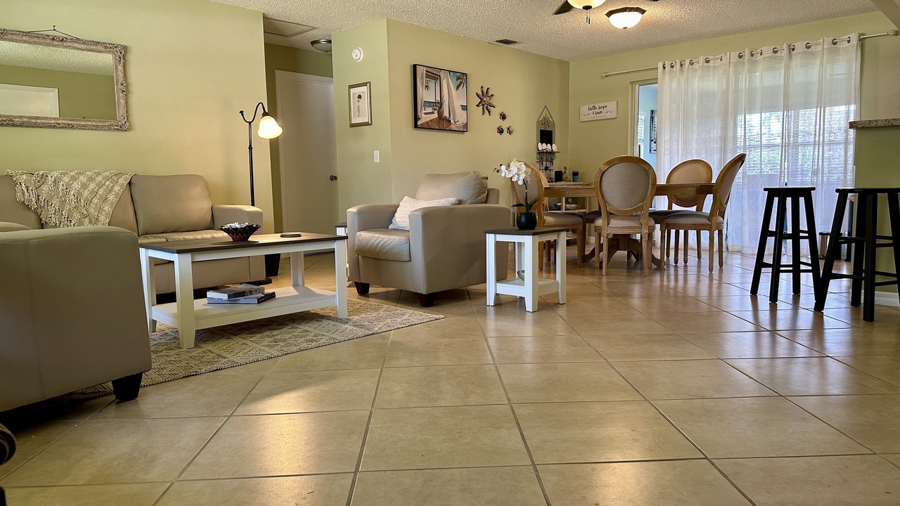Photo of Livingroom in Palm City