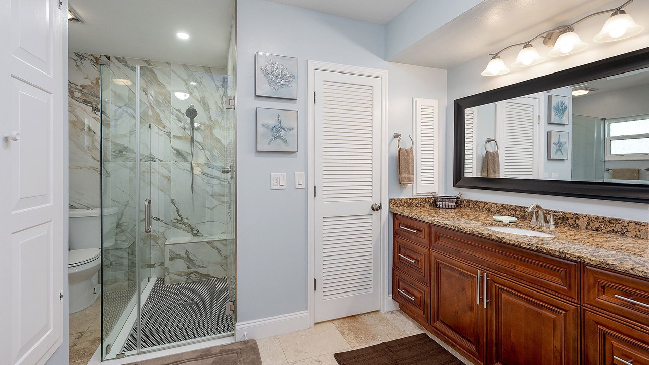 Photo of Bathroom in Yacht Club
