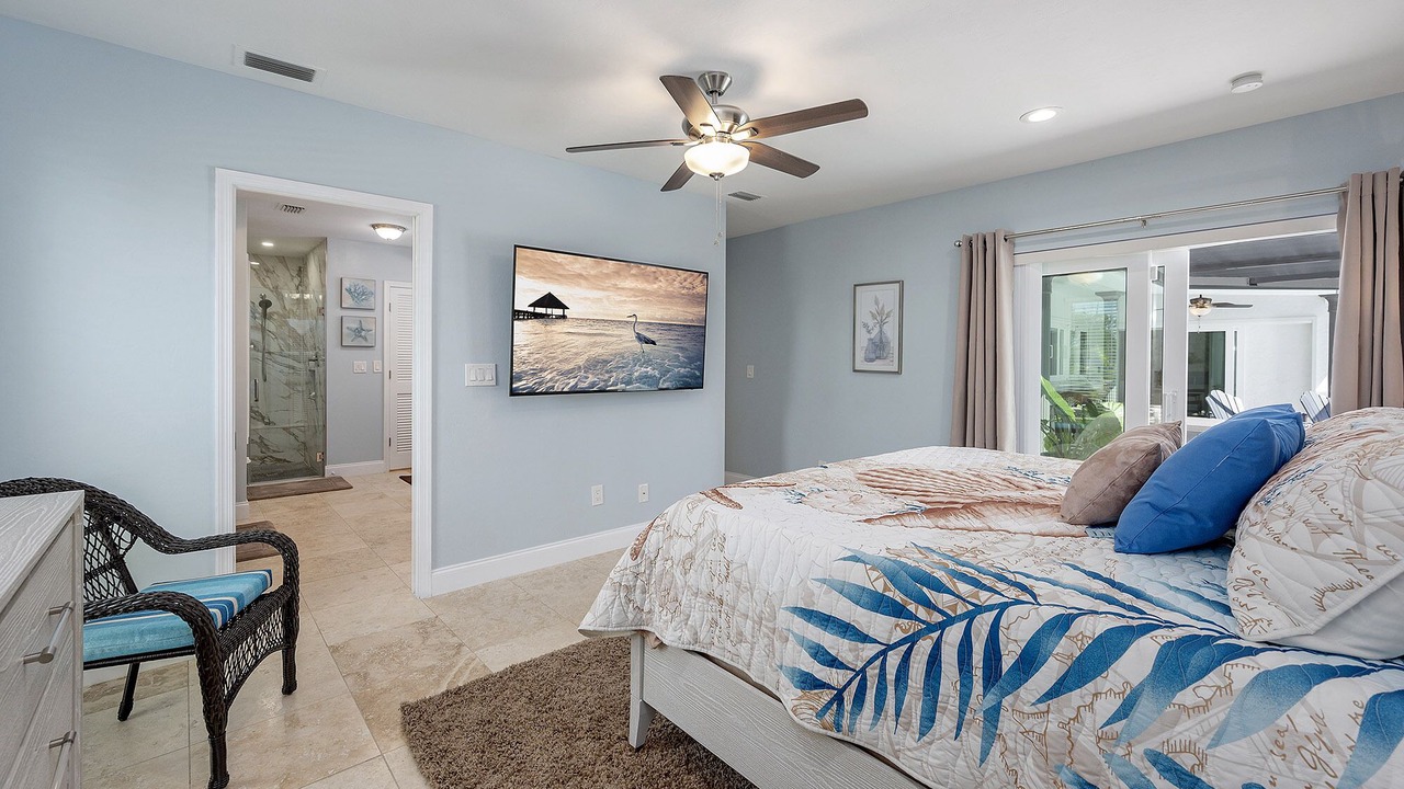 Photo of Bedroom in Yacht Club
