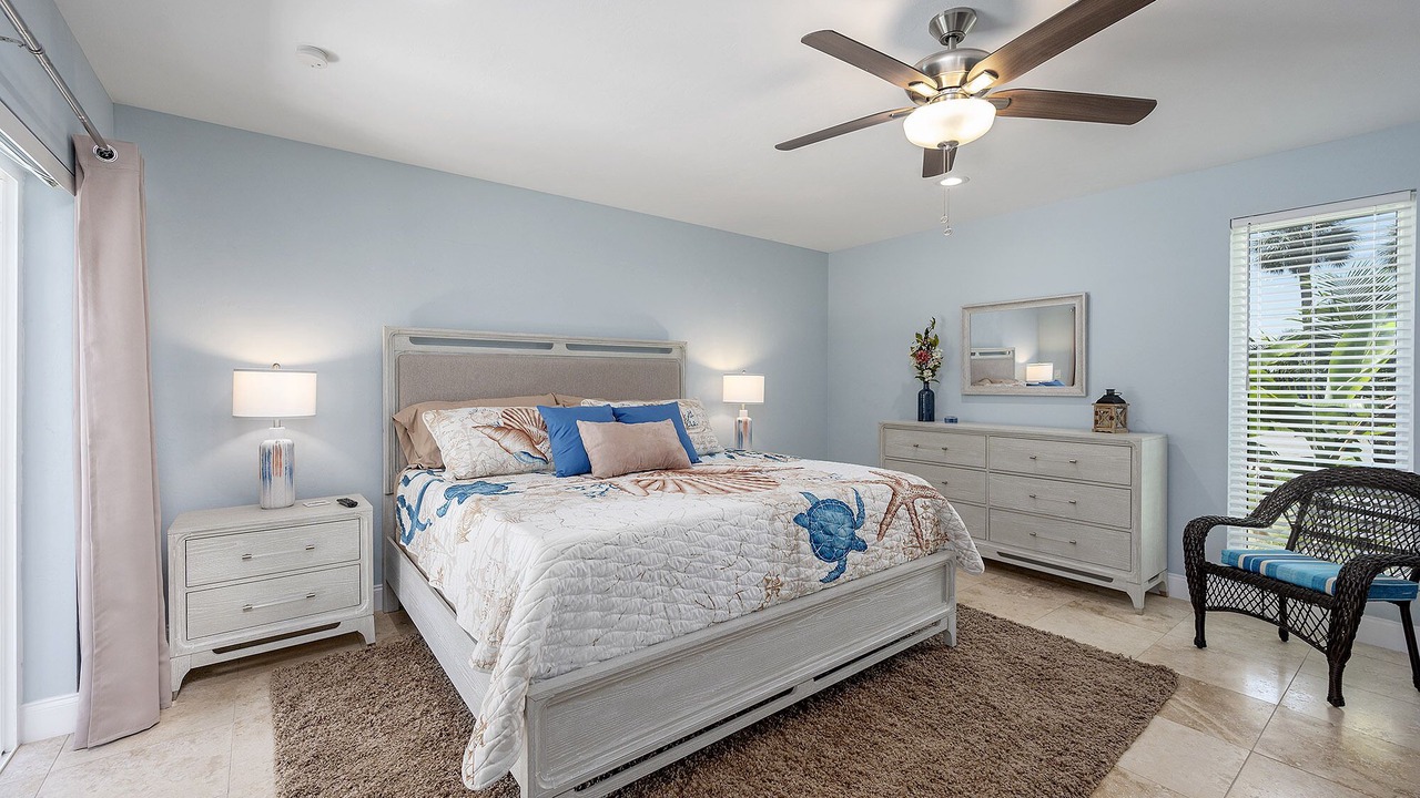 Photo of Bedroom in Yacht Club