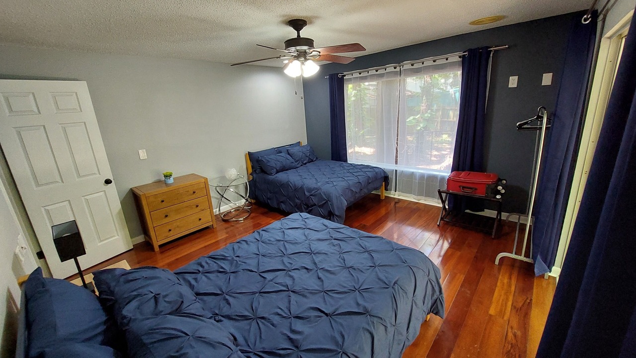 Photo of Bedroom in Lake Magdalene