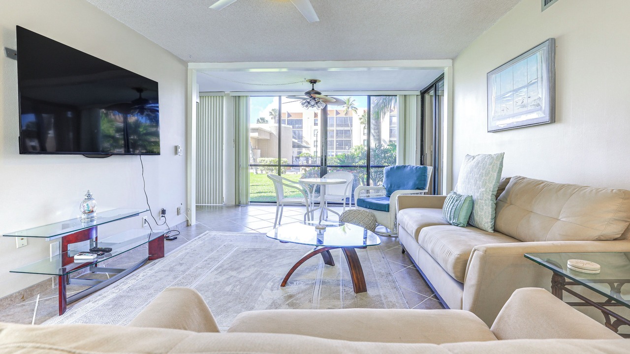 Photo of Livingroom in Jensen Beach