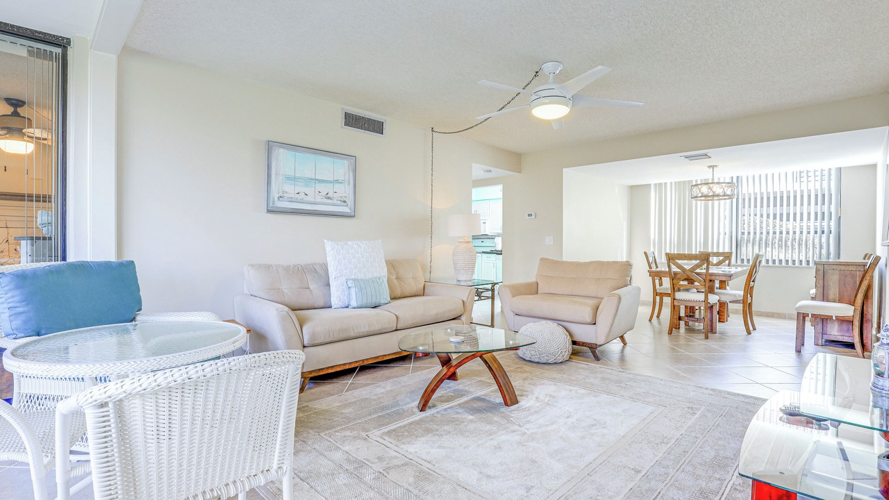 Photo of Livingroom in Jensen Beach