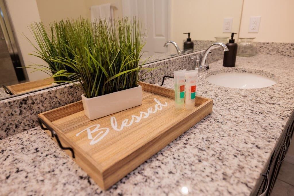 Photo of Bathroom in Trafalgar
