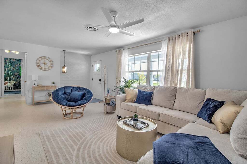 Photo of Livingroom in Seminole