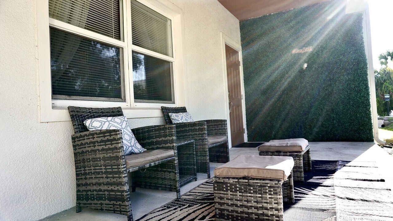 Photo of Patio Balcony in Crescent Beach