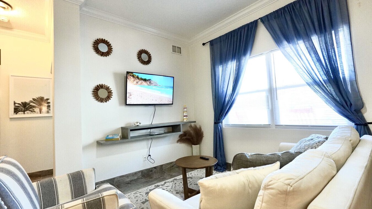 Photo of Livingroom in Crescent Beach