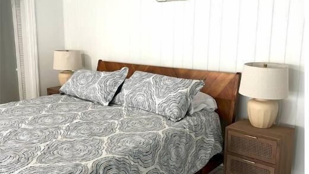 Photo of Bedroom in Golden Beach