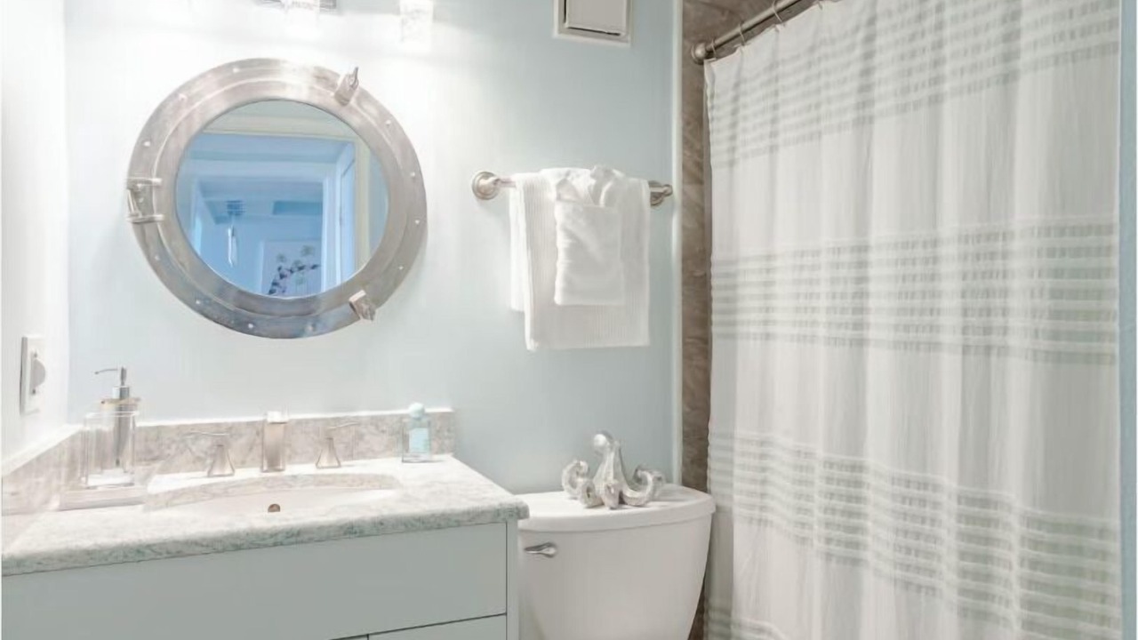 Photo of Bathroom in Hutchinson Island South