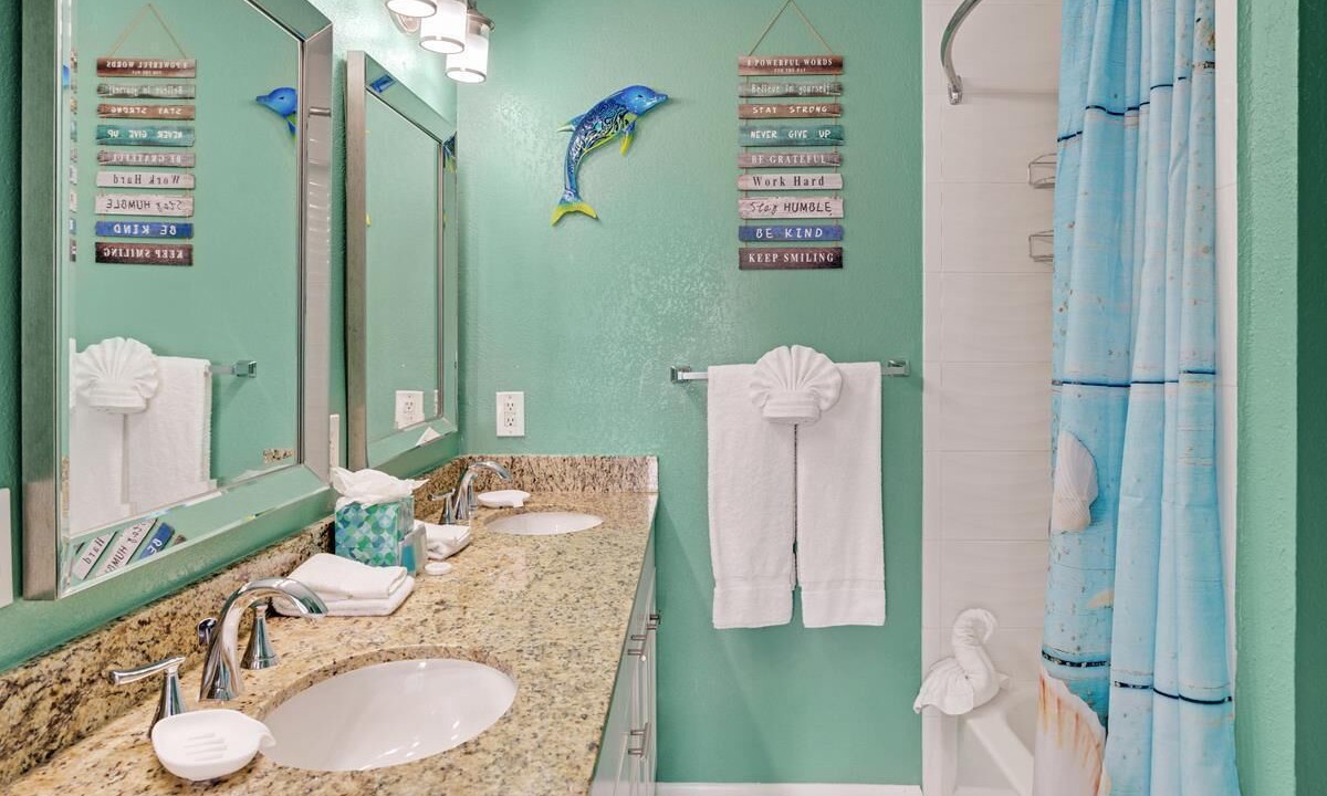 Photo of Bathroom in Marathon