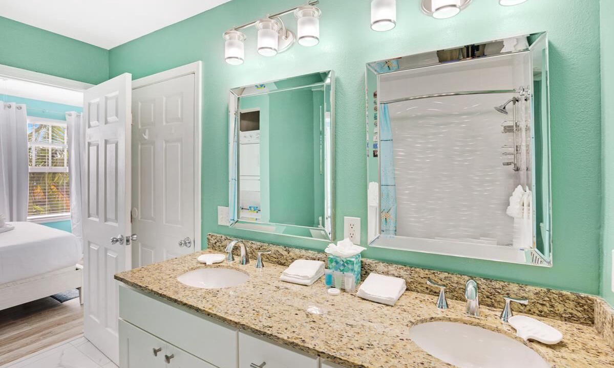 Photo of Bathroom in Marathon