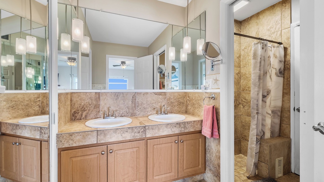 Photo of Bathroom in Pelican