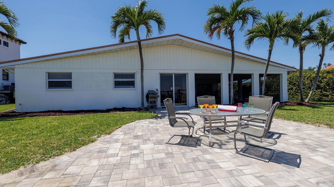 Photo of Outdoor in Pelican