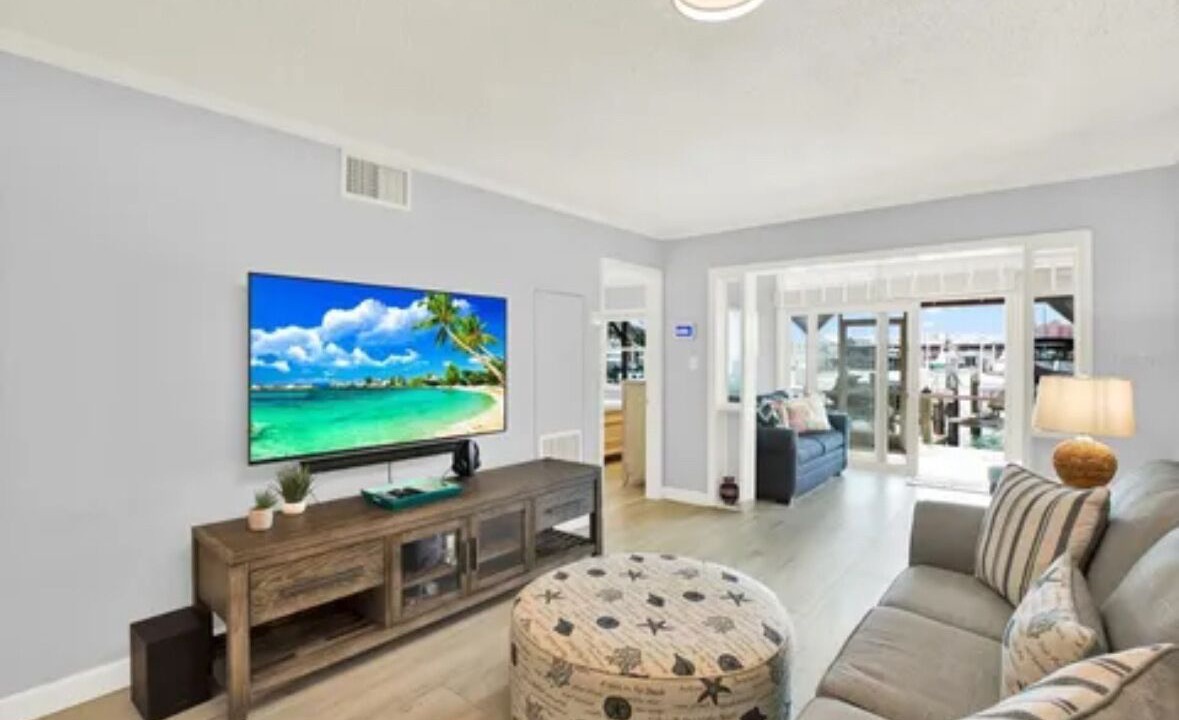 Photo of Livingroom in Island Estate