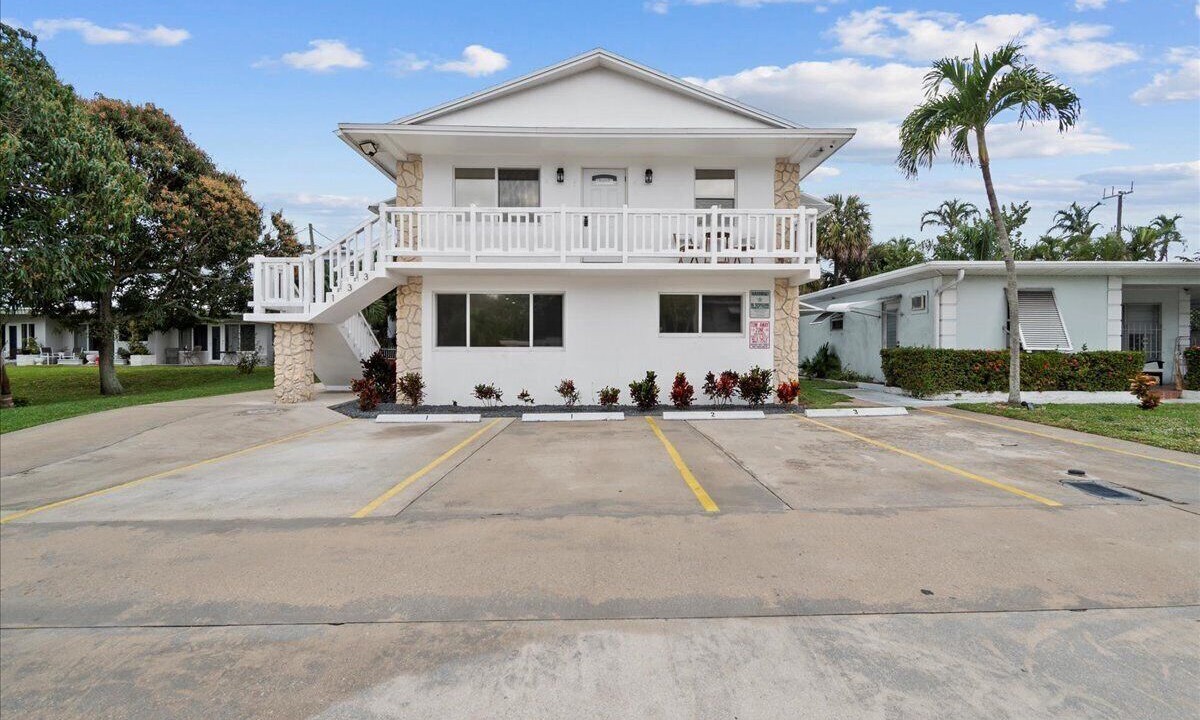 Photo of Outdoor in Lake Worth Corridor
