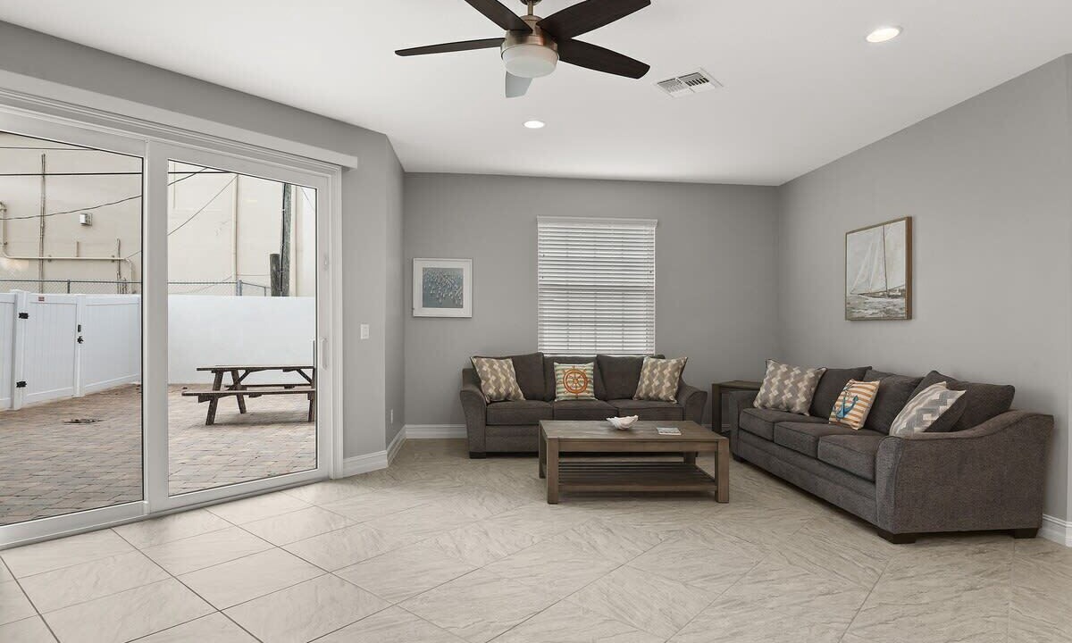 Photo of Livingroom in Indian Harbour Beach