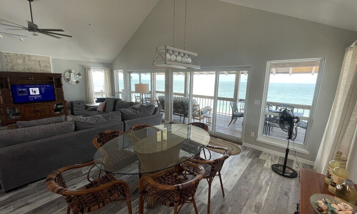 Photo of Livingroom in North Captiva