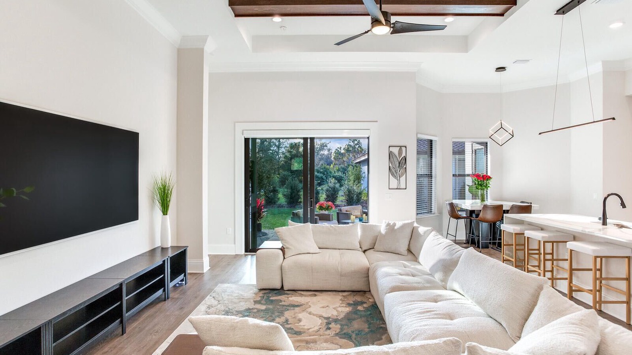 Photo of Livingroom in Fish Hawk