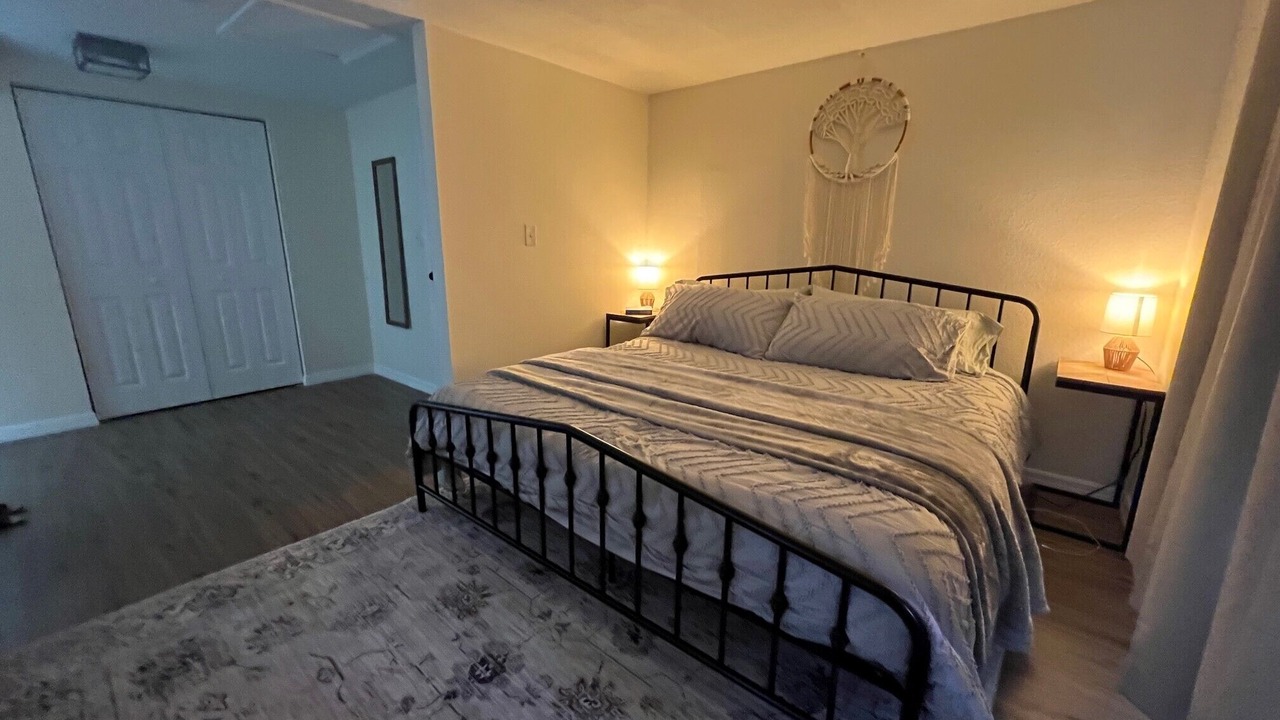 Photo of Bedroom in Okeechobee