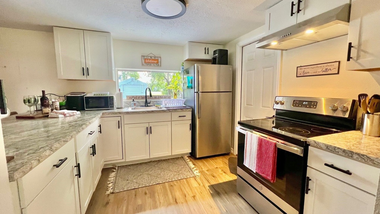 Photo of Kitchen in Okeechobee